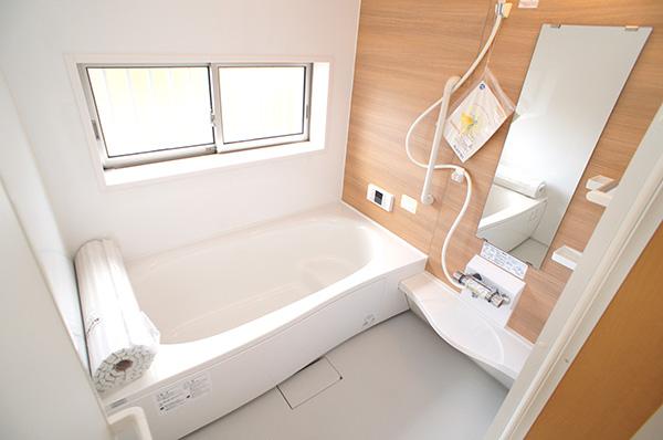 Bathroom. Indoor (11 May 2013) Shooting A Building