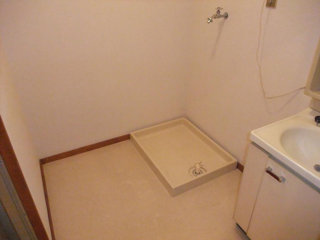 Other room space. Dressing room
