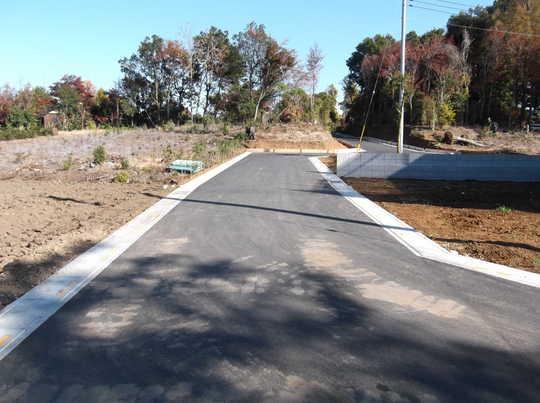 Local photos, including front road. Frontal road