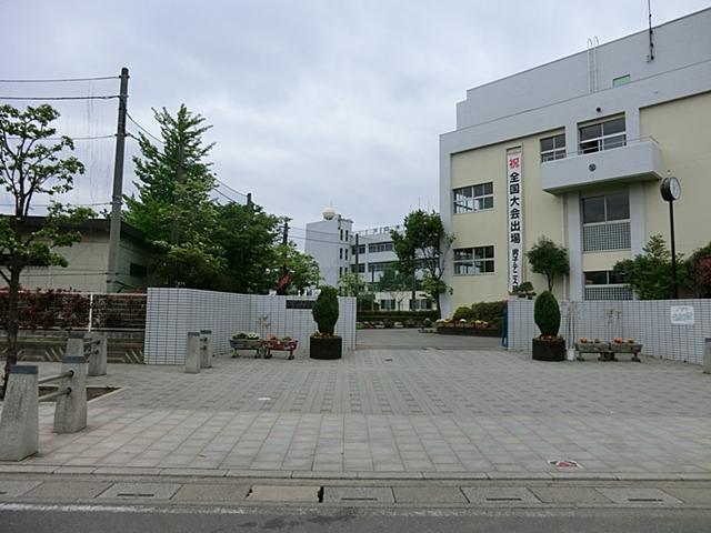 Junior high school. Haematsu 910m until junior high school