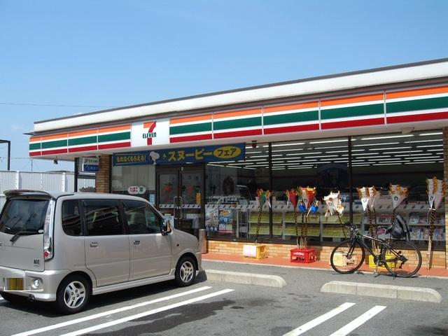 Convenience store. 675m to Seven-Eleven Kawaguchi Motogo shop