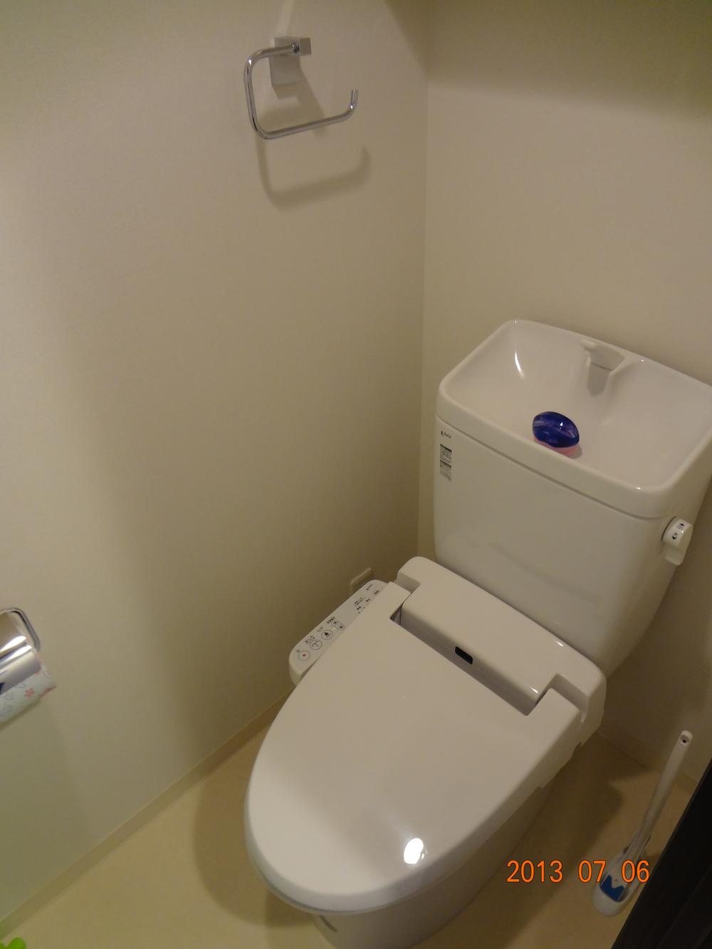 Toilet. Indoor (July 2013) Shooting