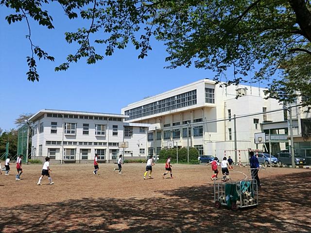 Junior high school. 880m until Kawaguchi Municipal Angyo junior high school