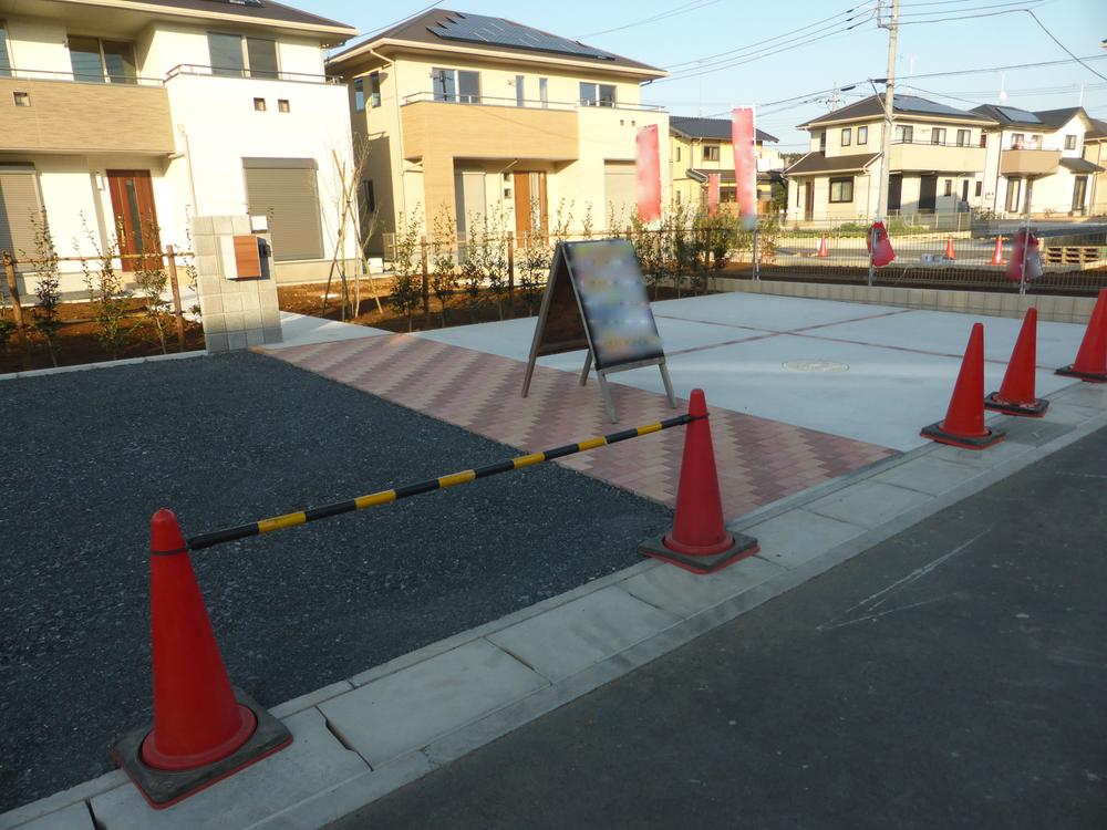 Parking lot. 2013.10.28 shooting. The company construction cases. 