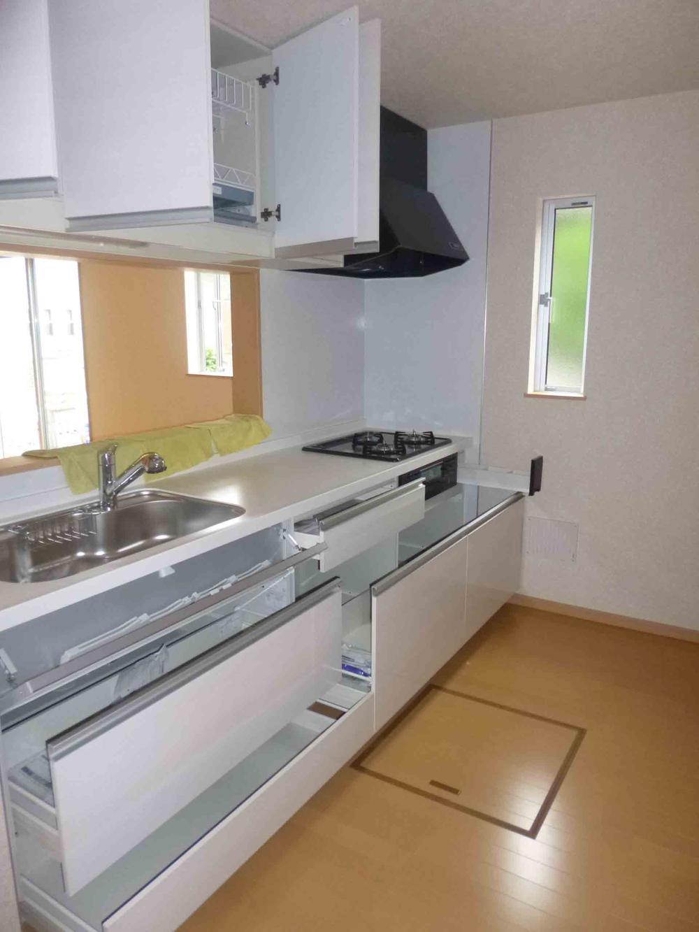 Same specifications photo (kitchen). Example of construction. Storage enhancement of kitchen