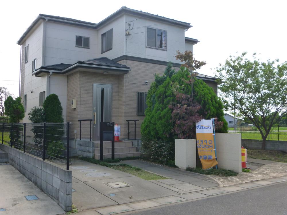 Other local. ~ Land spacious 97 square meters ~ June 2005 Built ~ South road 6m Hito is good! The garden is also spacious you can enjoy a home garden or barbecue possible preview attached to the current sky! Carefree to consult!