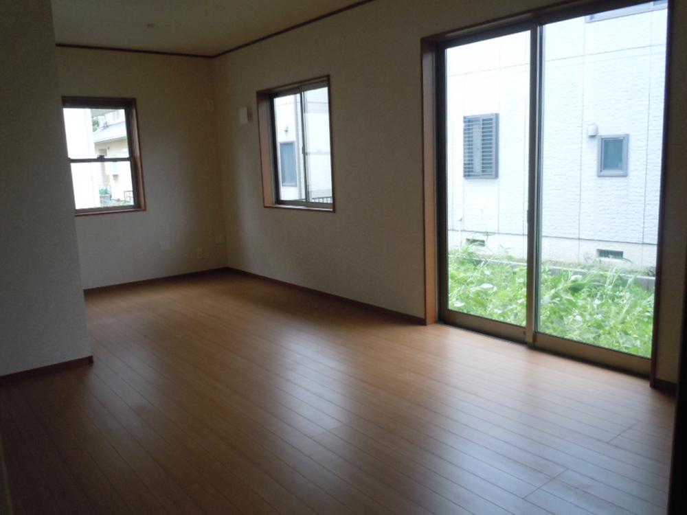 Same specifications photos (living). ( Building) same specification