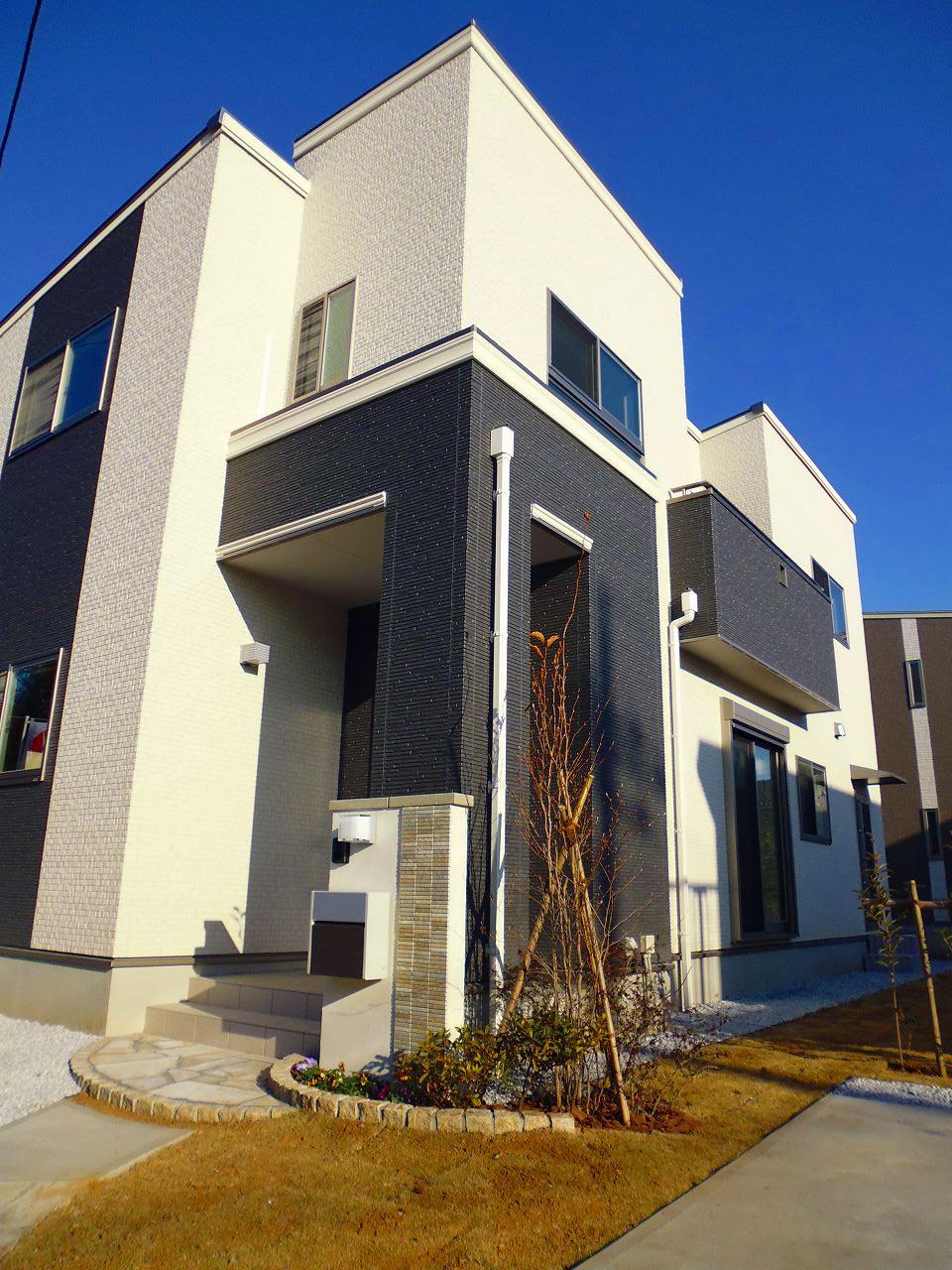 Wash basin, toilet. 6 Building Outdoor facility