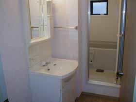 Washroom. ☆ Separate vanity ☆