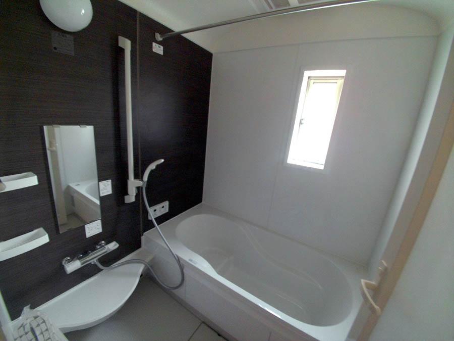 Bathroom. Was building completed. Such as the actual image from per yang, We have to wait all the time so you can see directly. 