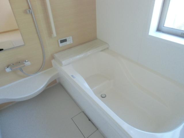 Bathroom. 4 Building Indoor (11 May 2013) Shooting