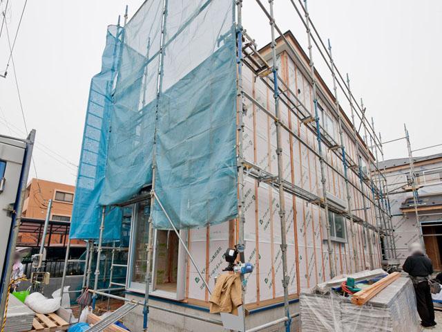 Local appearance photo. ■ Hanuki Station 4 minutes! ■ I'm glad 1F shutters with shutter! ■ P2 units (by car) ■ Popular face-to-face kitchen 15 quires more!