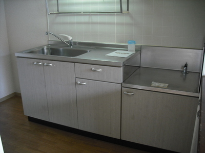 Kitchen.  ☆ Two-burner gas stove installation Allowed ☆ 