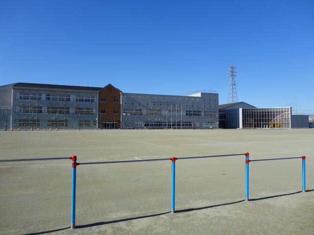 Primary school. Kobari to North Elementary School 820m