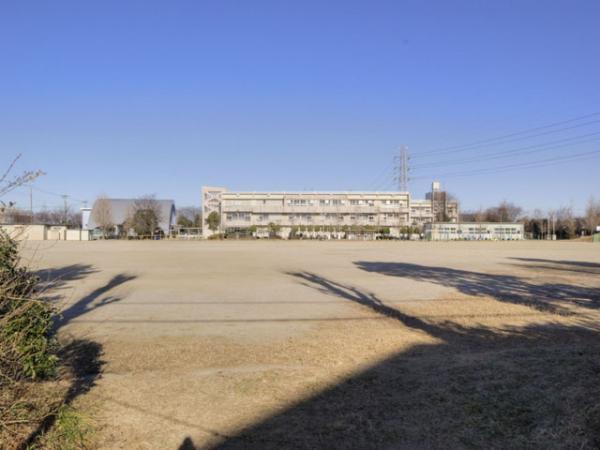 Primary school. 150m up to elementary school Nishi Elementary School