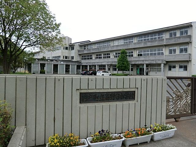 Primary school. Sugito stand Takanodai to elementary school 1259m