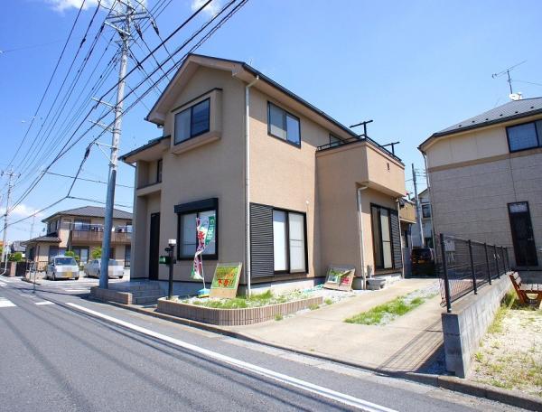 Local appearance photo.  [H25.4.27 shooting] Good per sun per corner lot!