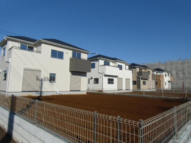 Local appearance photo. Local (12 May 2013) Shooting