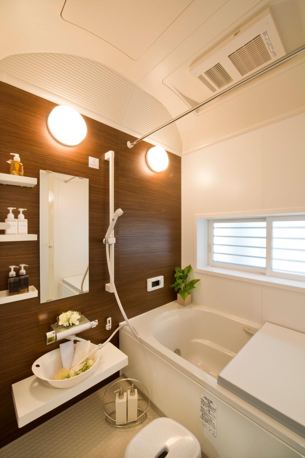 Same specifications photo (bathroom). Our construction cases It is high Bathing heat-insulating.  The window also big bathroom dryer was also standard equipment. 