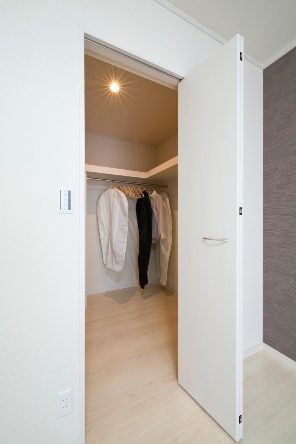 Receipt. Our example of construction walk-in closet is the storage capacity is excellent !!