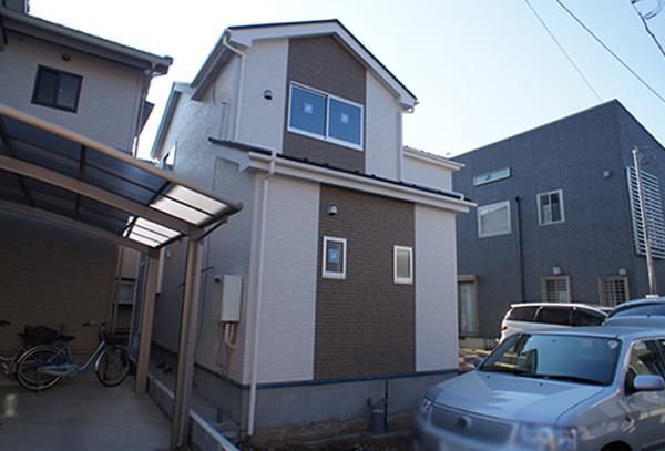 Local appearance photo. Elementary & Junior High School adjacent to each other in peace of mind child-rearing environment