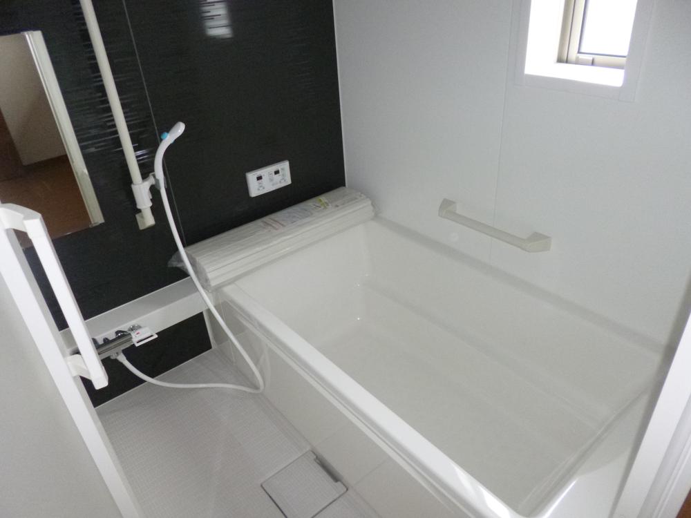 Same specifications photo (bathroom). Example of construction. With bathroom dryer