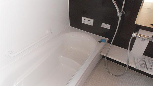 Bathroom. Always comfortable bath time dated bathroom dryer