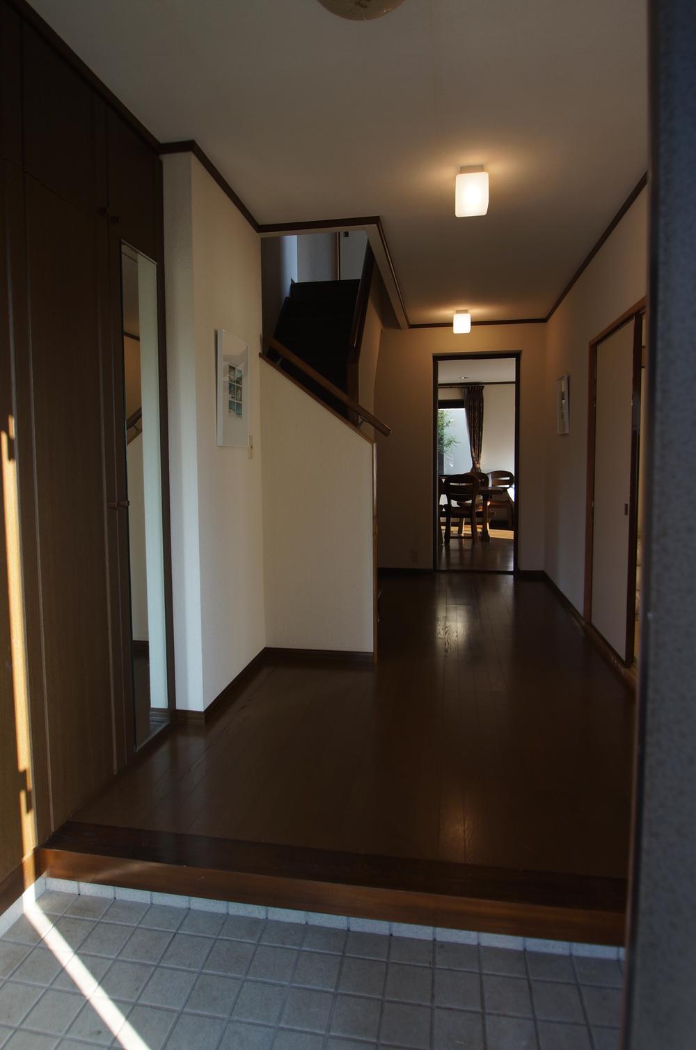 Entrance. Local (11 May 2013) Shooting