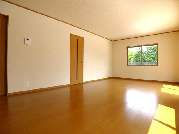 Living. Auto-lock with a TV monitor to protect a comfortable life