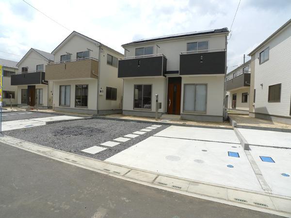 Local appearance photo. Spacious grounds