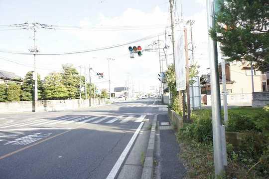 Local photos, including front road. Frontal road