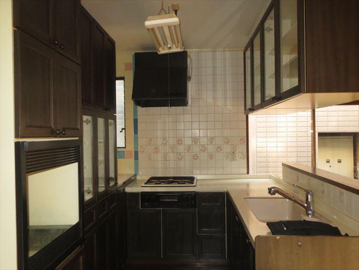 Kitchen. Face-to-face kitchen is stylish in! !