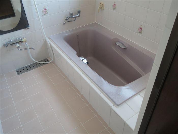 Bathroom. Bathroom is clean it has been cleaned! !