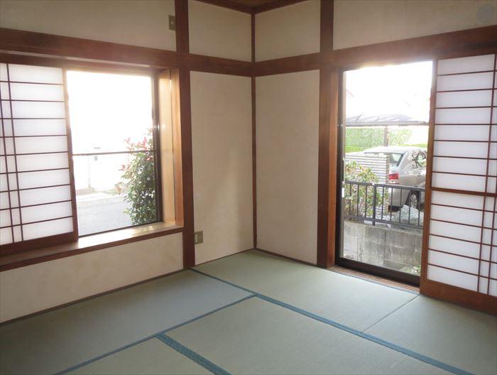 Non-living room. Japanese-style shoji stuck sort tatami mat sort already!