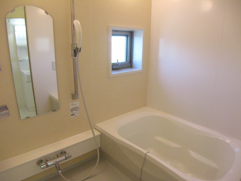 Bath. There is also a bathroom dry and we have additionally fueled window, Pat ventilation