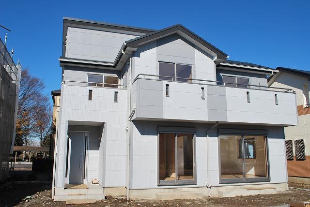 Local appearance photo. Smile Town 10 Building outer wall uses the Asahi Kasei Hebel "Power Board". Fire resistance, Earthquake-proof, Thermal insulation properties, This outer wall material which is excellent in durability, etc.. 