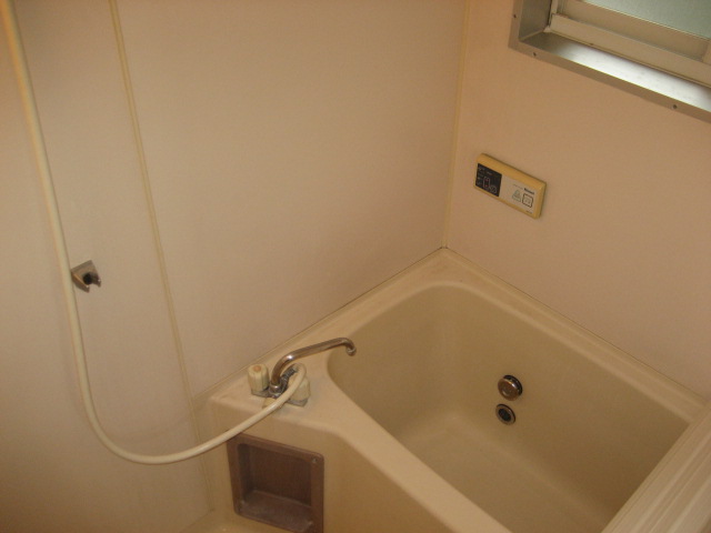 Bath. With window ventilation ◎ of the bathroom