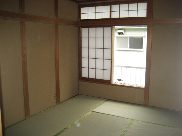 Other room space. I think you marked with another Japanese-style room fall