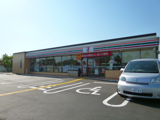 Convenience store. Seven-Eleven Kitamoto center 1-chome (convenience store) to 495m