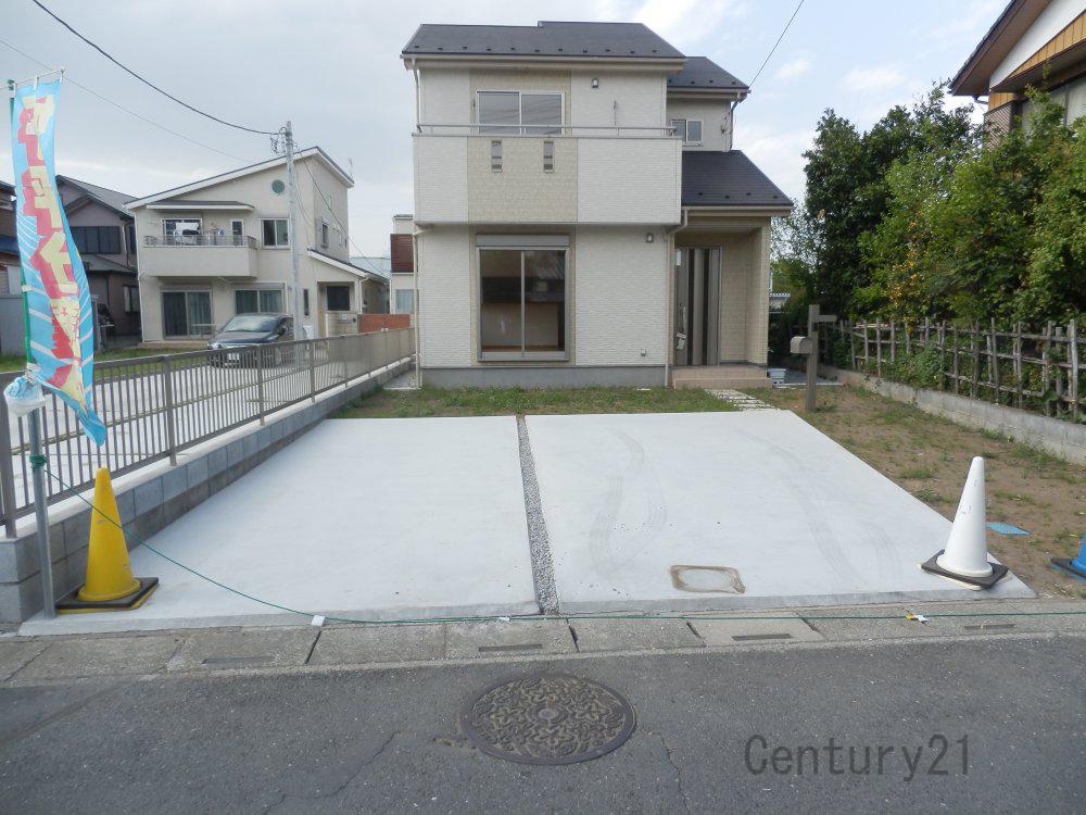 Local photos, including front road. Local (April 2013) Shooting