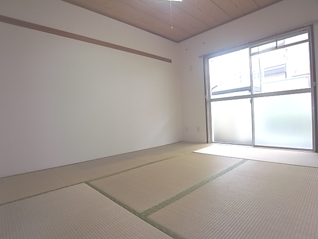 Other room space. Spread of Japanese-style room