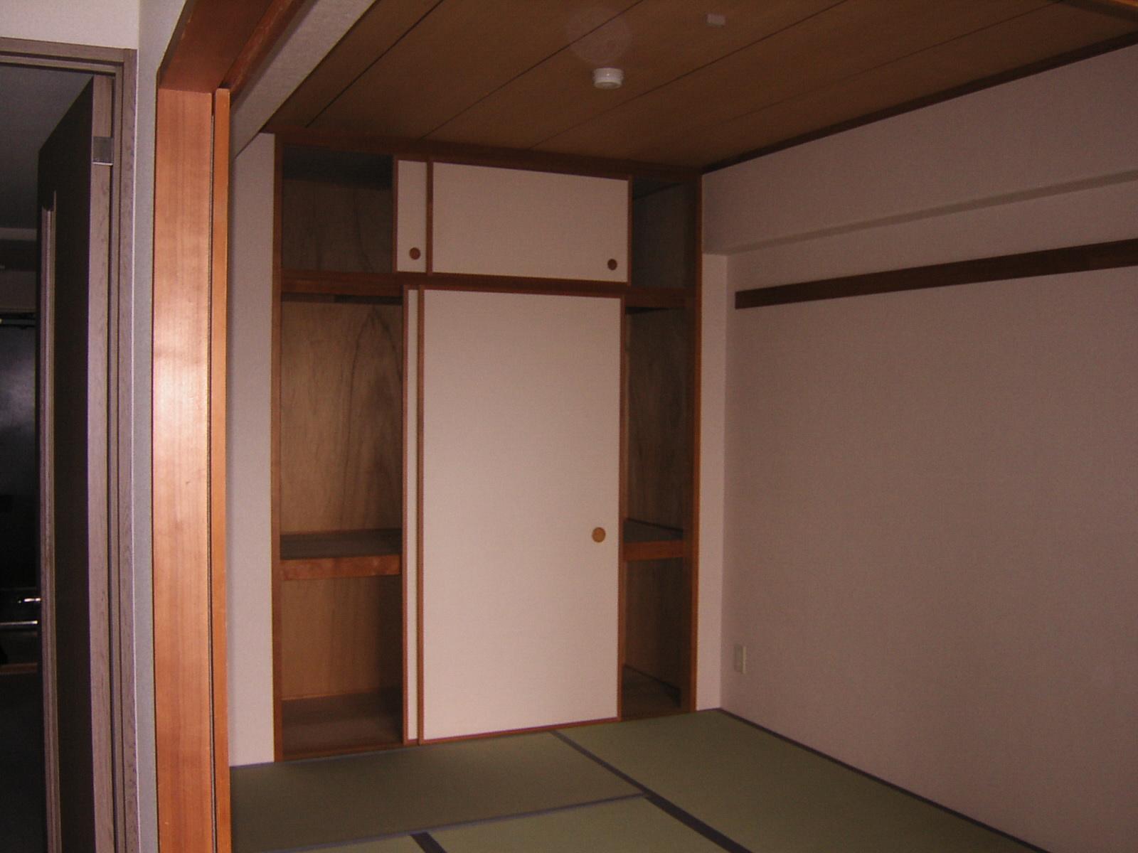Living and room. 6 tatami Japanese-style room Upper closet with closet