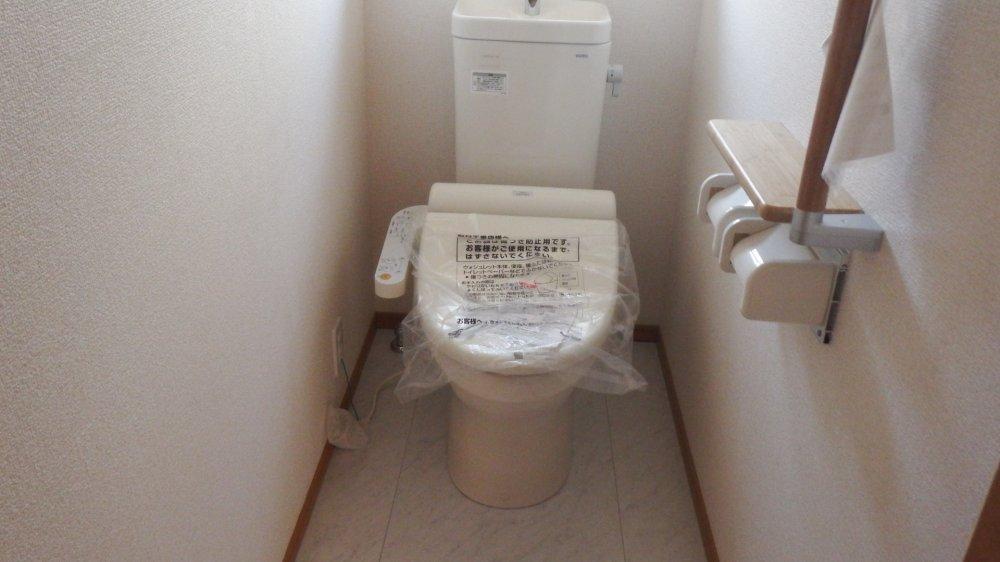 Toilet. Indoor (12 May 2013) Shooting 1 Building