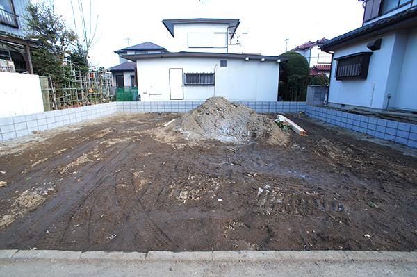 Local appearance photo. Local (12 May 2013) Shooting