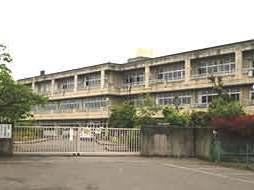 Primary school. Kamisato stand Kamisato 1500m to East Elementary School