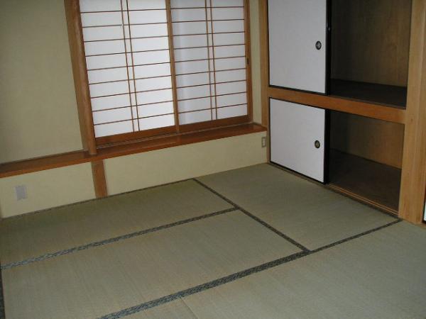Non-living room. Tatami mat was replaced And good smell of Italy grass