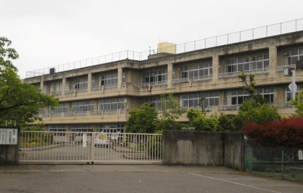 Primary school. 1382m until Kamisato stand Kamisato Higashi elementary school (elementary school)