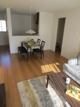 Living. Spacious living-dining