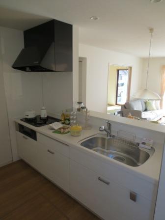 Kitchen. Open-minded open kitchen child is also safe because it is within reach of eye! 