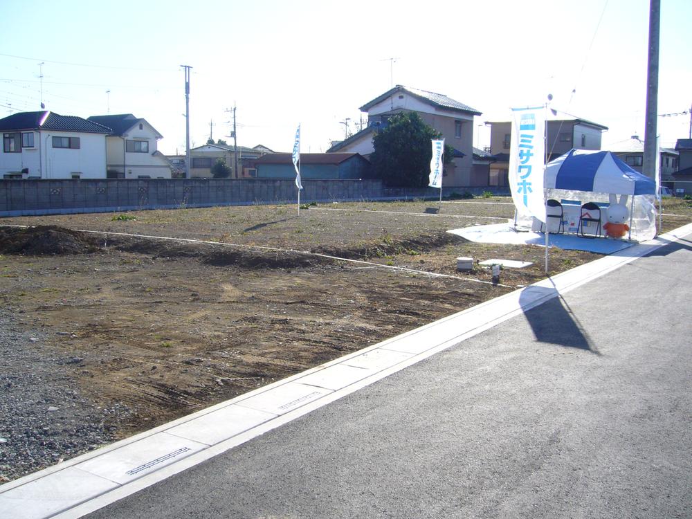 Local photos, including front road. After the construction work is complete local photo (December 2013 shooting)